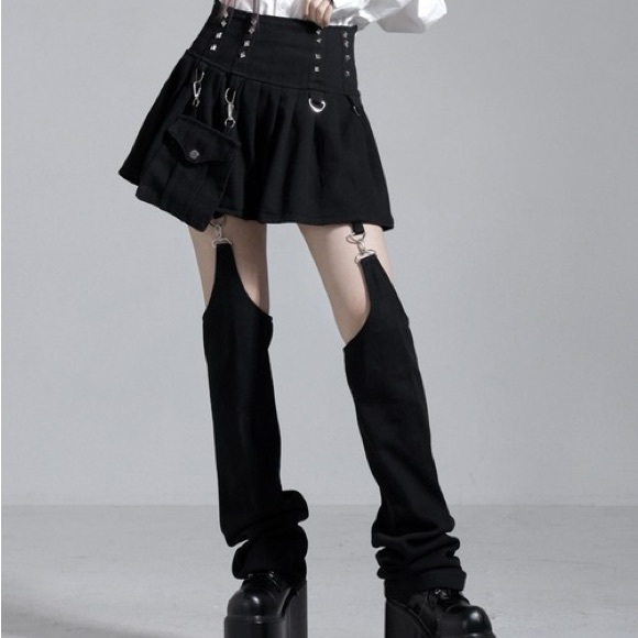 Diable Baiser ☆ pleated studded skirt set with leg warmers - Picture 2 of 11